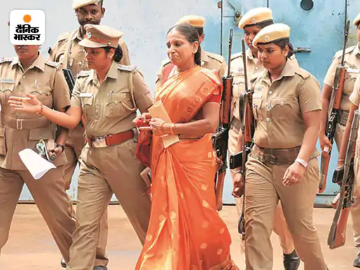 जिलाध्यक्ष नलिनी दिसंबर 2021 में अपनी मां पद्मावती की देखभाल के लिए एक महीने की पैर रखी थी। - फाइल फोटो