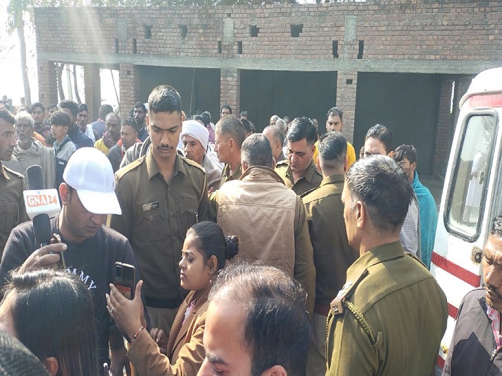 मौके पर मौजूद भारी पुलिस।