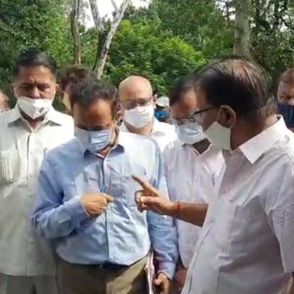 काम की धीमी गति देख भड़के धारीवाल:कॉलेज में विकास कार्यो के निरीक्षण के दौरान इंजीनियर को लताड़ा, बोले- सारा सत्यानाश कर दिया, आज तक नयापुरा वाली सड़क नहीं बनी, लोग जान खा रहे