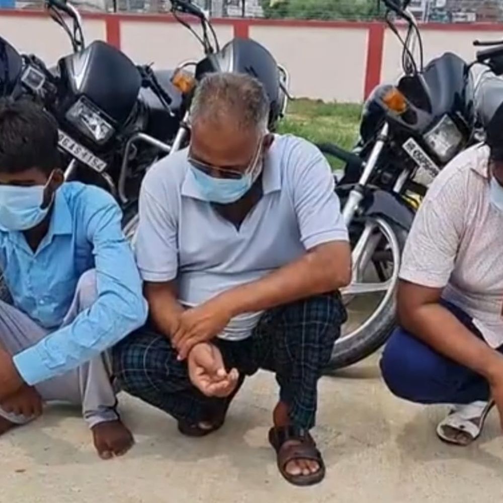 करनाल में मोटरसाइिकल चोर गिरोह के 3 मेंबर पकड़े:चोरी के 18 स्पलेंडर बरामद, गैंग का सरगना गाड़ी का स्विच काटने में माहिर, बोला-सबसे आसानी से टूटता है इस बाइक का लॉक