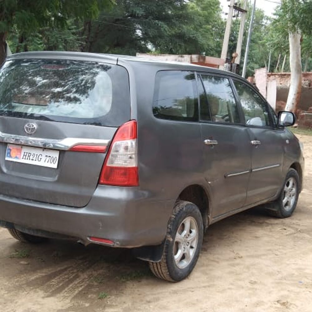 पुलिस ने 4 जनो को पकड़ा, बड़ी गैंग का अंदेशा:होटल पर चंडीगढ़ क्राइम ब्रांच के अधिकारी बन ठहरे थे, शक हुआ तो सरपंच को बताया; पुलिस आई तो 3 साथी भागे; चल रही है पूछताछ