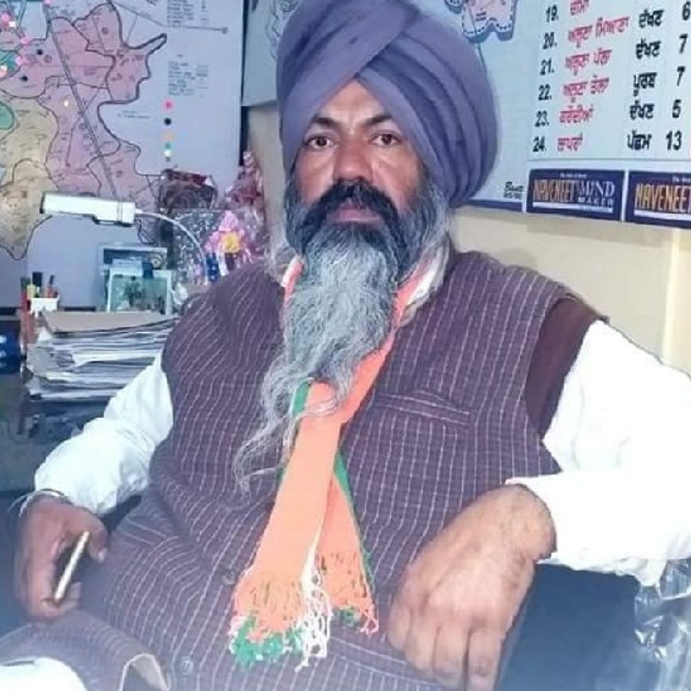 सिद्धू के सलाहकार माली के खिलाफ पुलिस शिकायत की तैयारी:पगड़ी से राजीव गांधी के बुत की कालिख पौंछने वाले कांग्रेस नेता गुरसिमरन सिंह मंड बोले-मालविंदर की हरकतों से देश की अखंडता को खतरा