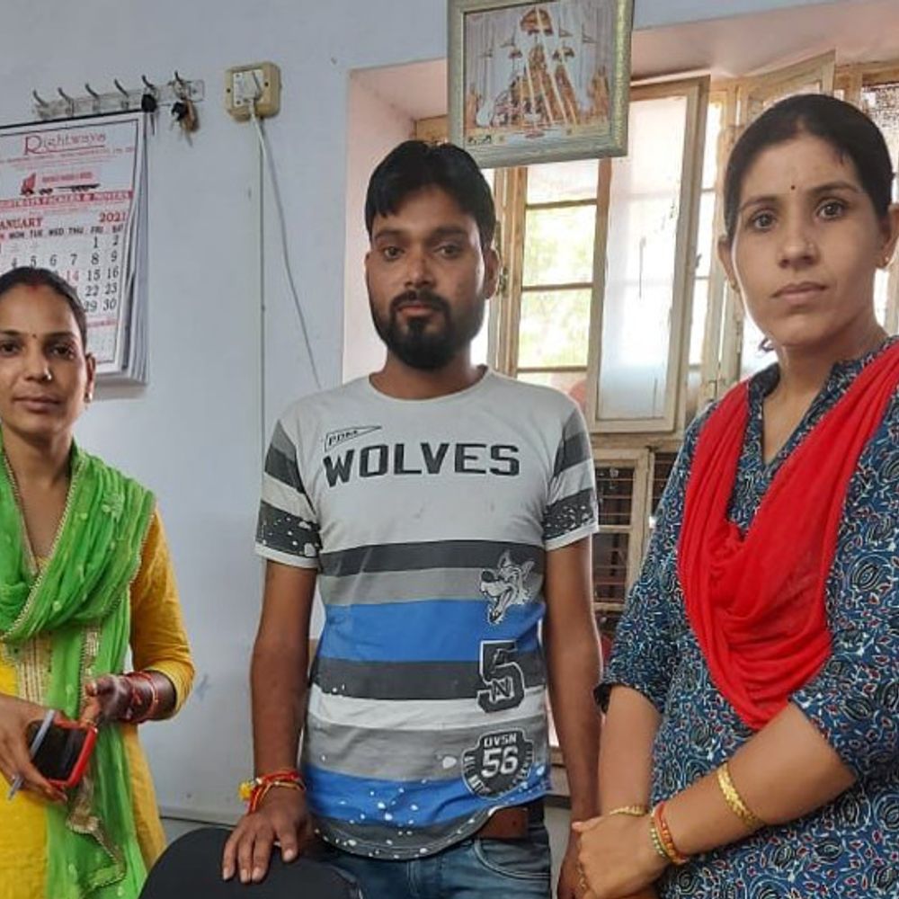 पति की मौत के बाद पड़ोसी कर रहा था ब्लैकमेल:ज्वैलरी रत्न जड़ाई करने वाले युवक ने शादी का झांसा देकर बनाए अवैध संबंध, मोबाइल फोन से ली महिला की आपत्तिजनक तस्वीरें