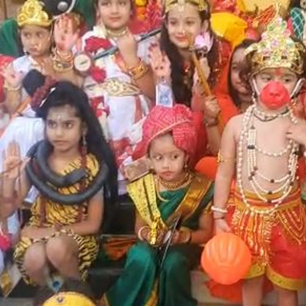 यहां अन्य जगहों से हटकर मनाई श्रावणी तीज:एक हजार चावल के दानों की तपस्या की, माताओं ने बच्चियों को दी भगवान की शक्ल, सुहागिनों ने गारे में खड़ी की नीम की टहनी, बच्चियों ने हेलारी मनाई तो पंच जड़िया श्रीमाल समाज ने कजली तीज