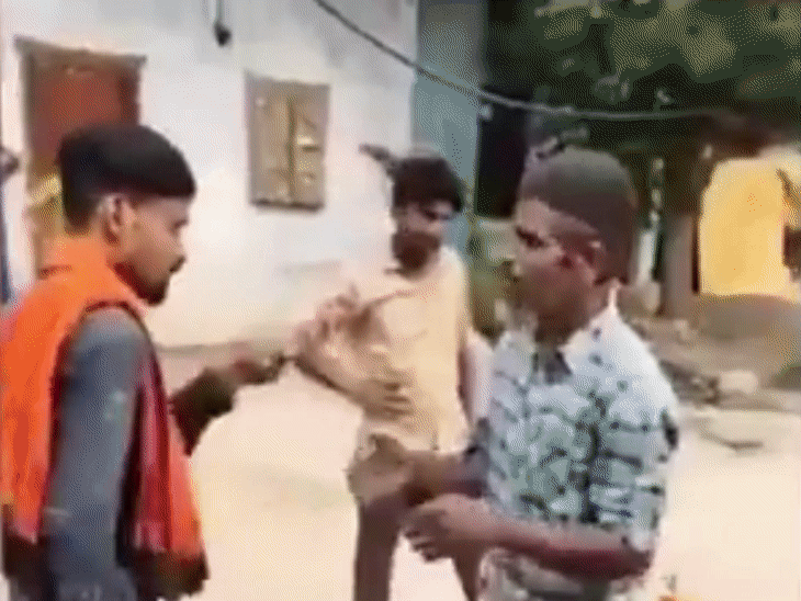 MP में हेट क्राइम के शिकार हुए लोग कहां हैं…:जय श्रीराम बुलवाया तो गांव छूटा, लव जिहाद के आरोप ने इंदौर छुड़वाया