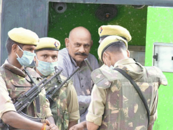 विजय मिश्रा बोलता था, नाचने-गाने वाली मेरा क्या बिगाड़ लेगी:रेप विक्टिम बोली- 15 साल की सजा कम, उसकी पूरी जिंदगी जेल में कटे