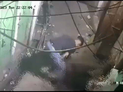 फेमस होने के लिए मर्डर, सोशल मीडिया पर पोस्ट:मरने वाले की मां बोलीं- 100 बार चाकू मारने वाला बच्चा नहीं, दरिंदा है