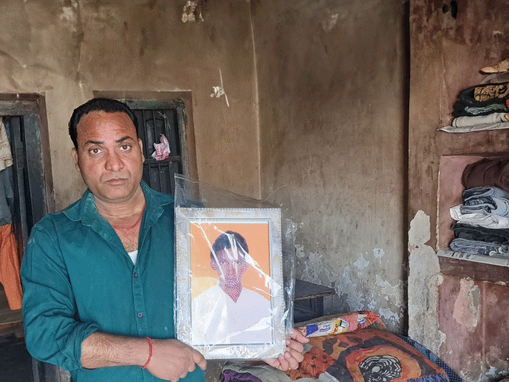 राममंदिर के लिए जिन्होंने जान दी, उनके परिवार मुश्किल में:एक कमरे के घर में 8 लोग, छोटी-मोटी नौकरियों से गुजारा