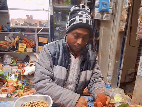 102 साल से रामलला को पान खिला रहा चौरसिया परिवार:कर्फ्यू में भी पान पहुंचाया, रोज 51 पान का भोग, 5100 रुपए सैलरी