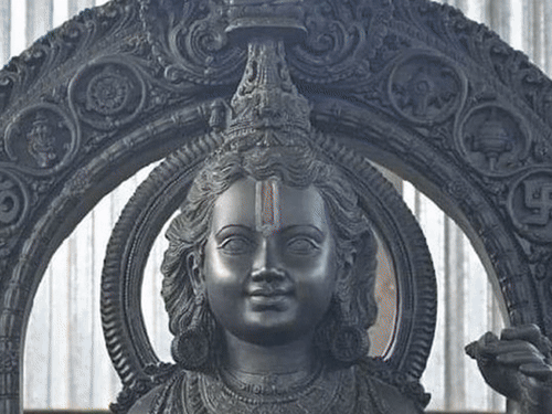 बच्चों की 2000 फोटो देखीं, तब बनाई रामलला की प्रतिमा:रोज 18 घंटे काम, 2 घंटे की नींद; अरुण योगीराज की पूरी कहानी