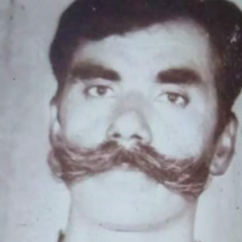 पिकअप ने रिटायर्ड फौजी को रौंदा...मौत:बाजार से बाइक से गांव वापस जा रहे थे, विरोध में मुख्य मार्ग जाम