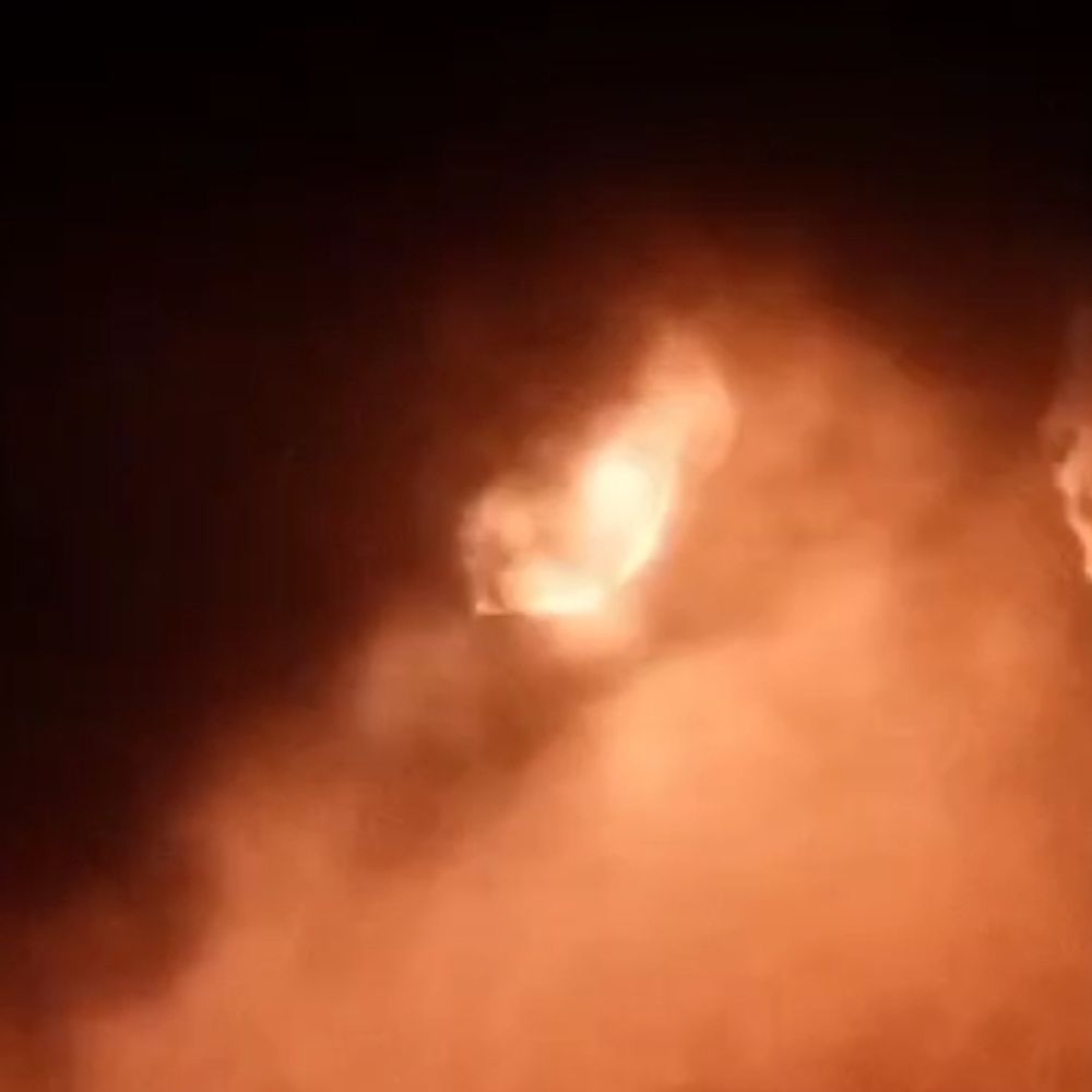 थिनर फैक्ट्री में लगी भीषण आग:लाखों का सामान जलकर खाक, दमकल की टीम ने मशक्कत के बाद पाया काबू