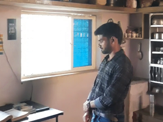 पिता राज मिस्त्री, मां अनपढ़, बेटा बनेगा अफसर:​​​​​​​नर्मदापुरम के युवक ने टीनशेड के किचन में पढ़ाई कर क्लियर किया UPSC का एग्जाम