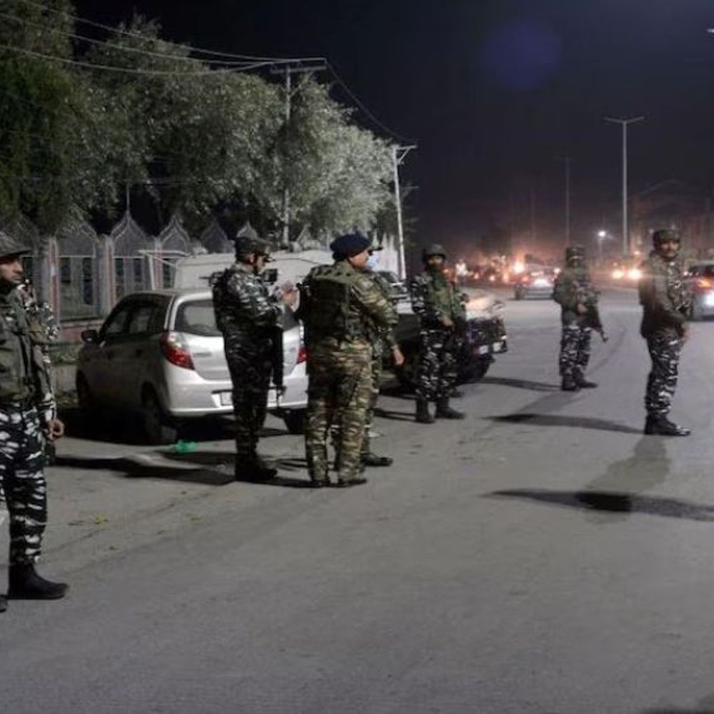 जम्मू-कश्मीर के राजौरी में टारगेट किलिंग:आतंकियों ने सरकारी कर्मचारी की गोली मारकर हत्या की; एक महीने में ऐसी तीसरी घटना