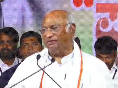 खड़गे ने मोदी से दूसरी बार मिलने का वक्त मांगा:चिट्ठी लिखकर कहा- आपको कांग्रेस का मैनिफेस्टो समझाना चाहता हूं, ताकि आप गलत बयान न दें