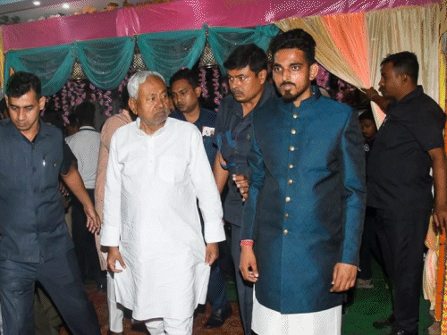 पटना में जदयू नेता की गोली मारकर हत्या:दोस्त की हालत गंभीर, शादी से लौट रहे थे; बाइक सवार बदमाशों ने बरसाईं गोलियां