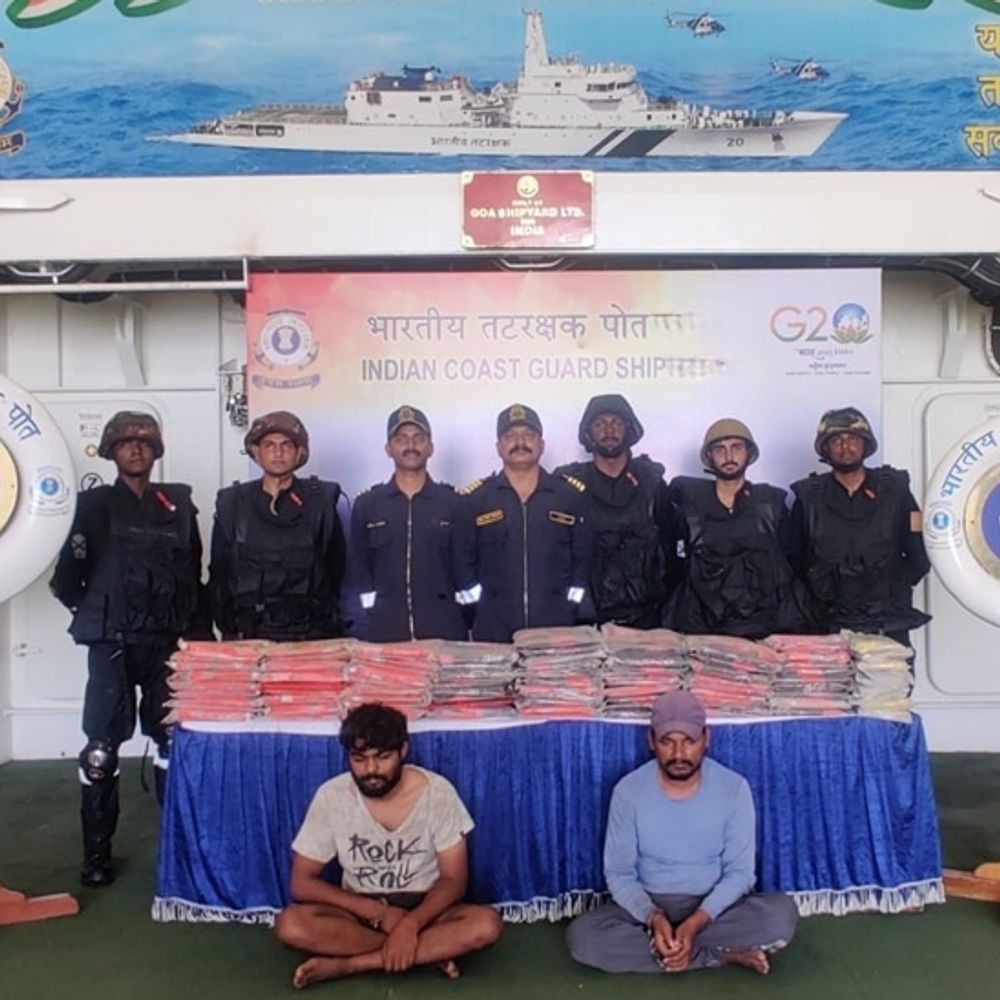 गुजरात में लगातार दूसरे दिन ड्रग्स जब्त:पोरबंदर के समुद्री इलाके से 163 किलो ड्रग्स पकड़ी, 2 पाकिस्तानी भी अरेस्ट