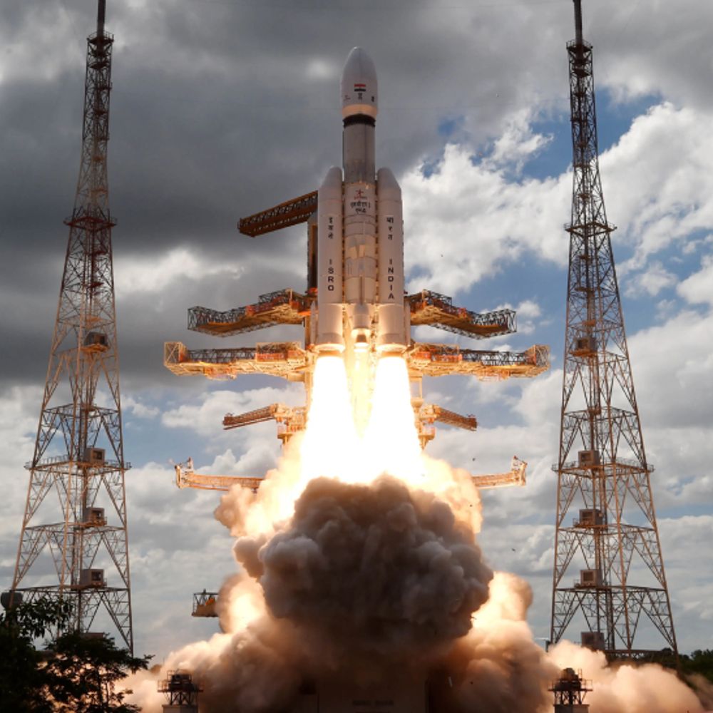 चंद्रयान-3 अंतरिक्ष में कचरे से टकराकर नष्ट हो सकता था:वैज्ञानिकों ने लॉन्चिंग में 4 सेकेंड की देरी कर इसे बचाया, इसरो की रिपोर्ट में खुलासा