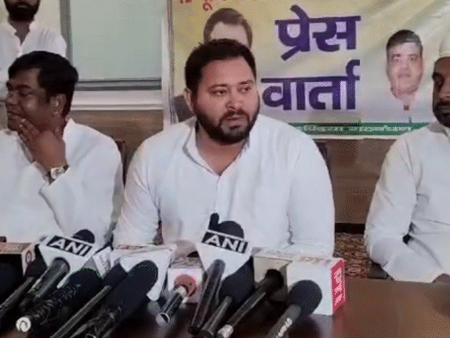 लोकसभा चुनाव-2024:तेजस्वी बोले- कर्नाटक में भाजपा ने बेटी बचाओ बेटी पढ़ाओ के विपरीत काम किया, वोट के लिए ये किसी भी हद तक गिर सकते हैं