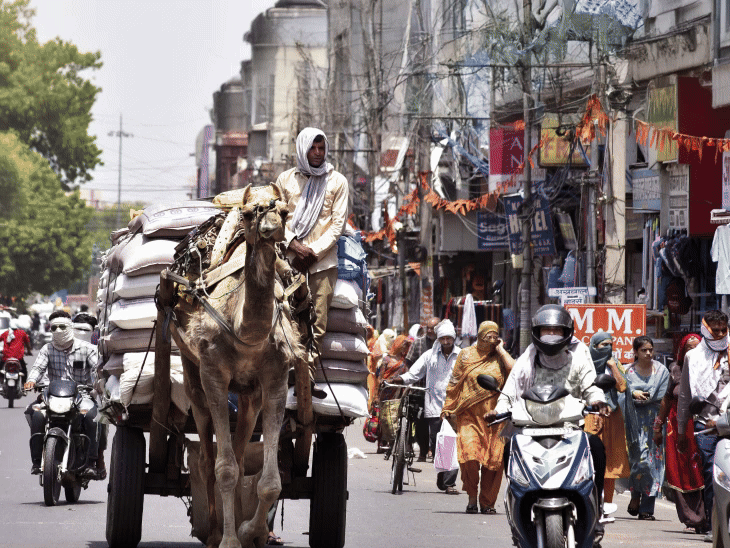 गर्मी ने लीं 143 जानें, अब राहत लाई बारिश:तबीयत बिगड़ी, सड़क पर गिरे और मौत, हीट स्ट्रोक के 40 हजार केस