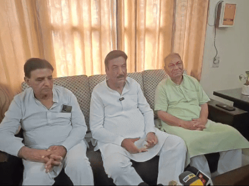 हरियाणा में रणजीत चौटाला कांडा बंधुओं पर भड़के:रानिया से कैंडिडेट उतारने पर बोले- हलोपा कोई पार्टी नहीं, मुकाबला केवल BJP-कांग्रेस में