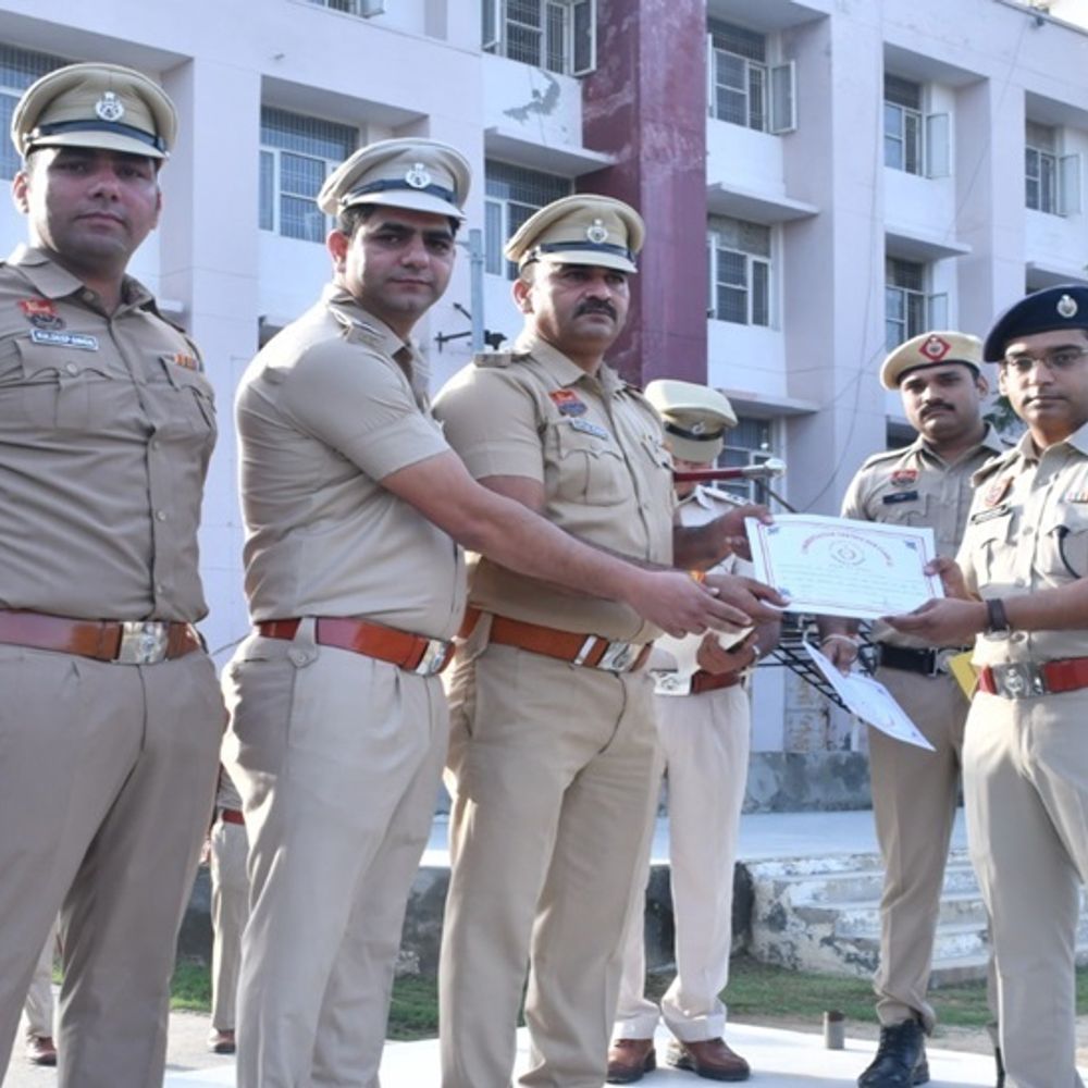 रोहतक पुलिस के 70 जवान सम्मानित, पुलिकर्मियों ने दंगा निरोधक उपकरणों का बारिकी से किया अभ्यास