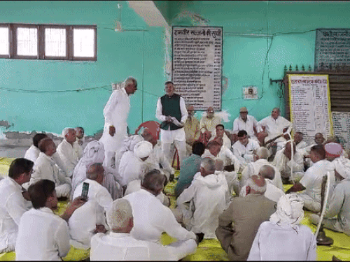 बॉलीवुड फिल्म 2 पत्ती के खिलाफ हरियाणा में महापंचायत, हुड्‌डा गोत्र पर टिप्पणी को लेकर बहिष्कार का ऐलान