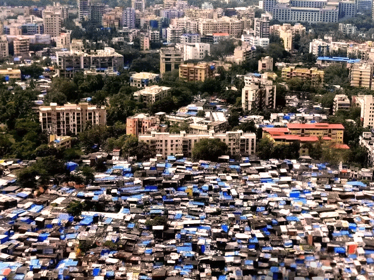 फडणवीस CM, 23 हजार करोड़ के धारावी प्रोजेक्ट का क्या:रद्द करना चाहते थे उद्धव, लोग बोले- 17 महीने हुए, घर कब मिलेगा