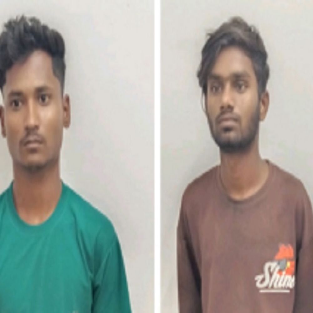 दुर्ग में गांजा बेचते 2 आरोपी गिरफ्तार:साढ़े 3 किलो माल जब्त; अस्पताल के सामने पुलिस ने रंगे हाथ पकड़ा
