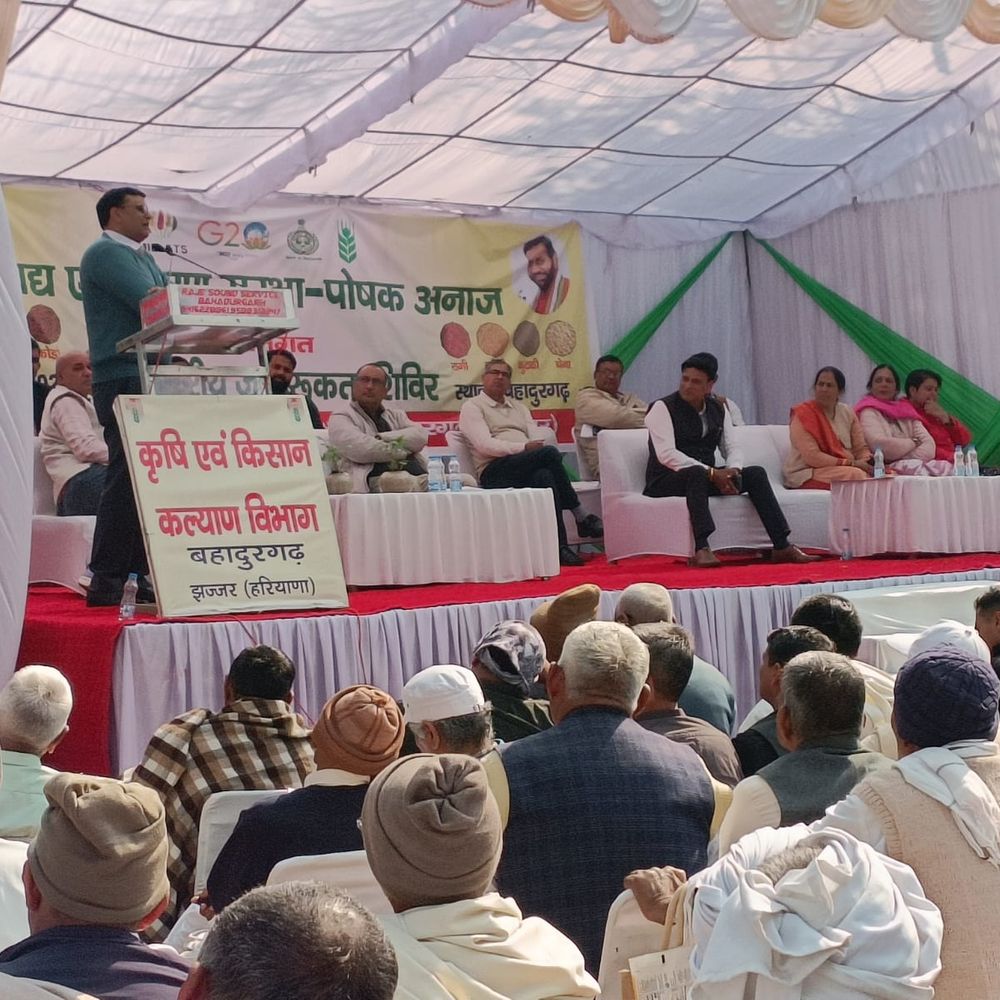 बहादुरगढ़ में जागरूकता शिविर में 400 किसानों की भागीदारी:प्राकृतिक खेती पर विशेषज्ञों ने दी जानकारी, पराली न जलाने की दिलाई शपथ