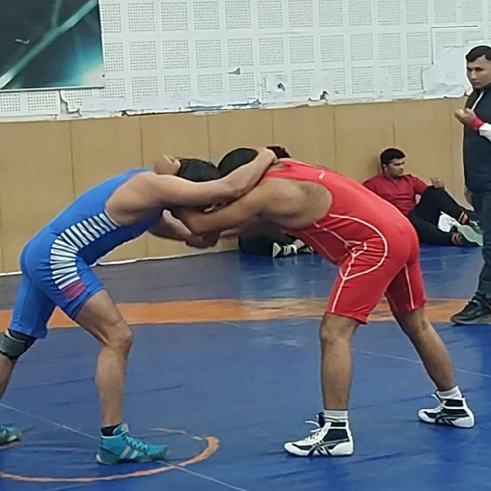 रोहतक में कुश्ती के लिए खिलाड़ियों का चयन:सरकारी कर्मचारियों ने किया प्रतिभाग, 30 पुरुष और 10 महिलाएं चुनी गई