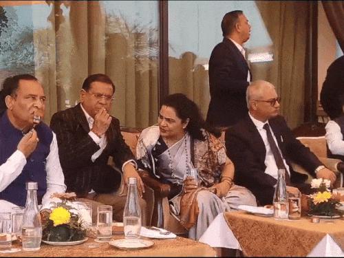 CM सैनी बोले- फर्जी एजेंटों के खिलाफ कानून लाएंगे:डंकी रूट पर भेजने वाले गिरफ्तार होंगे; दिल्ली जीत पर जलेबी का भंडारा लगाया