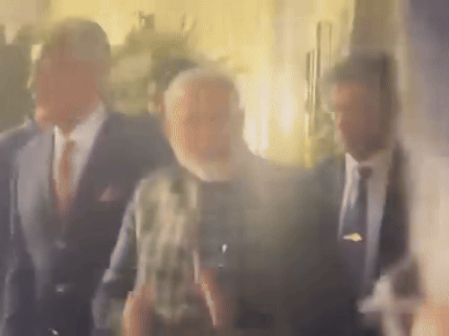 PM मोदी ने भूपेंद्र हुड्‌डा से कहा- आकर मिलिए कभी:दीपेंद्र को देखकर बोले- अरे, जूनियर हुड्‌डा यहां हैं, शादी की रिसेप्शन में मिले