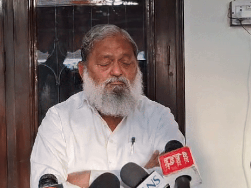 अनिल विज अंबाला कैंडिडेट लिस्ट से नाराज:मीडिया ने सवाल पूछे तो कहा- नो कमेंट्स; रोहतक में JE चार्जशीट, लाइनमैन सस्पेंड किया