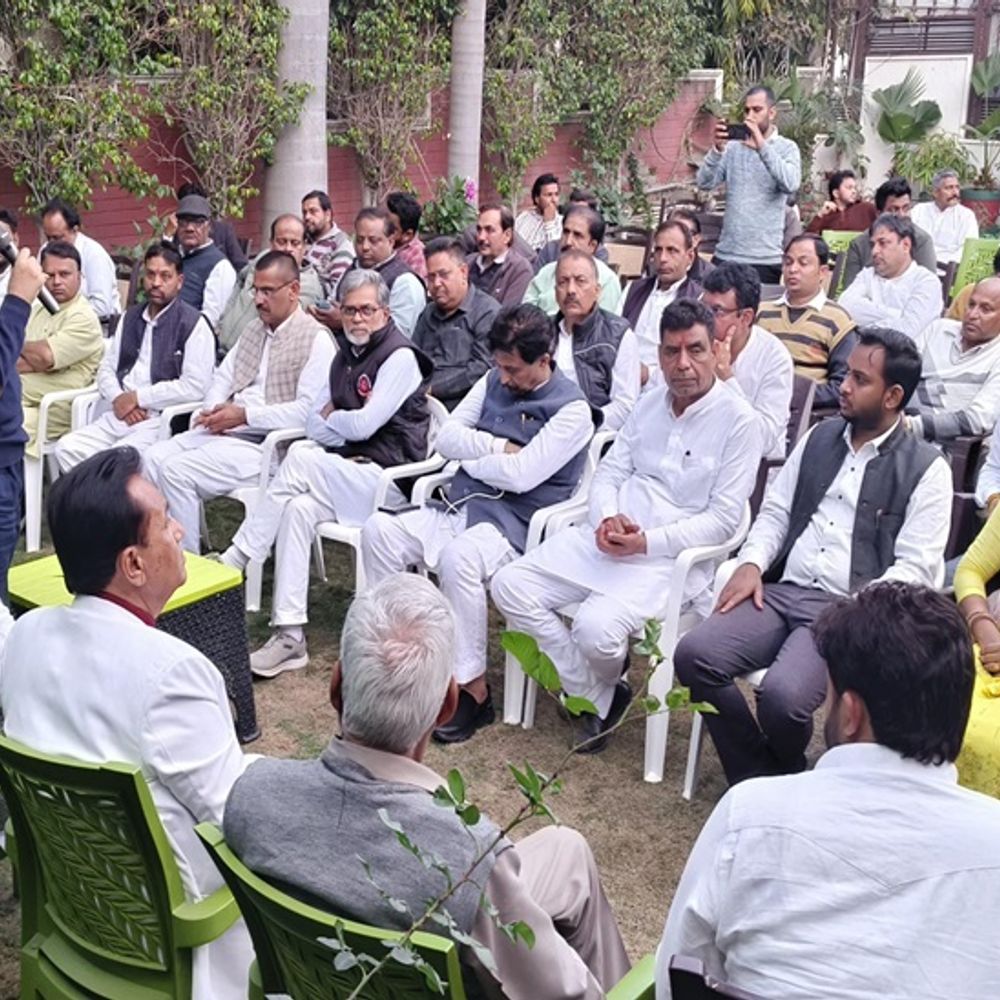 रोहतक निगम चुनाव को लेकर कांग्रेस ने बनाई रणनीति:MLA बीबी बत्रा ने बुलाई मीटिंग, मेयर प्रत्याशी के लिए प्रचार की लगाई ड्यूटी