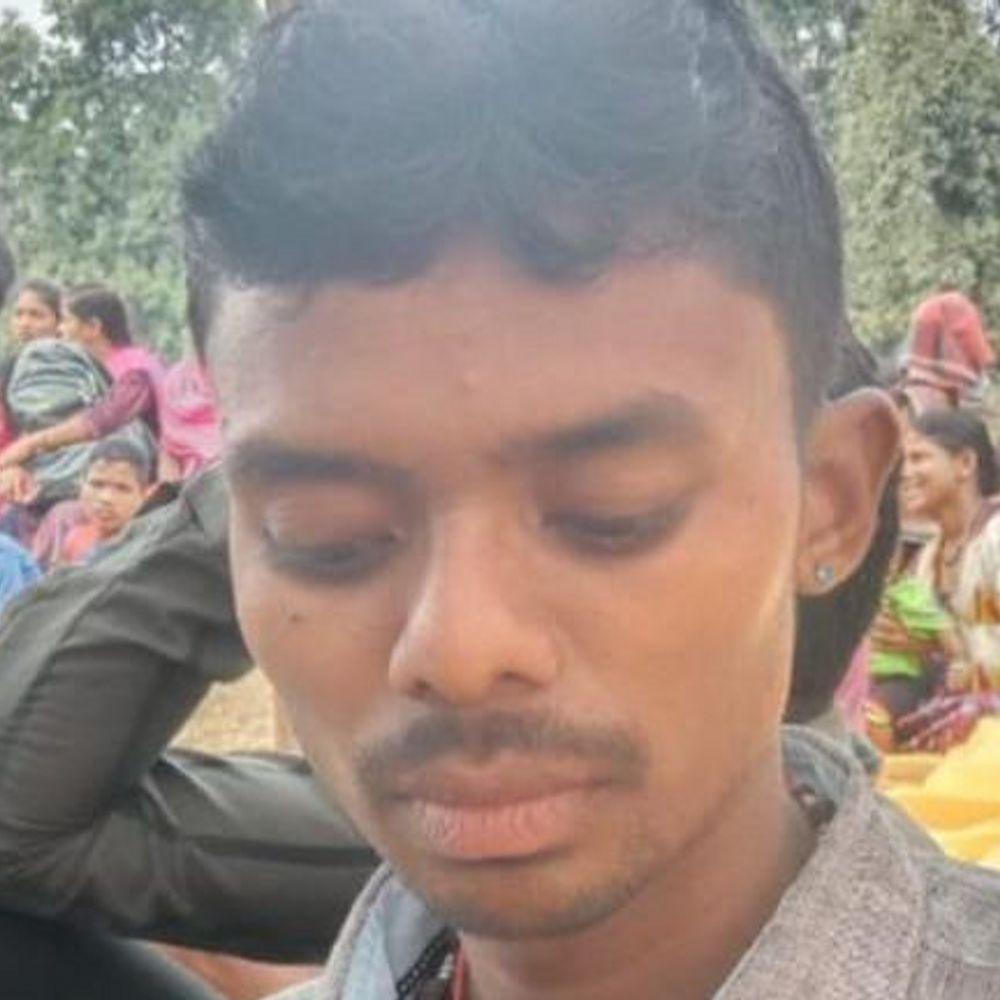 बीजापुर में माओवादियों ने 2 ग्रामीणों को मार डाला:घर से उठाया, फिर गला घोंटा, इनमें एक शिक्षादूत भी;पुलिस की मुखबिरी करने का आरोप