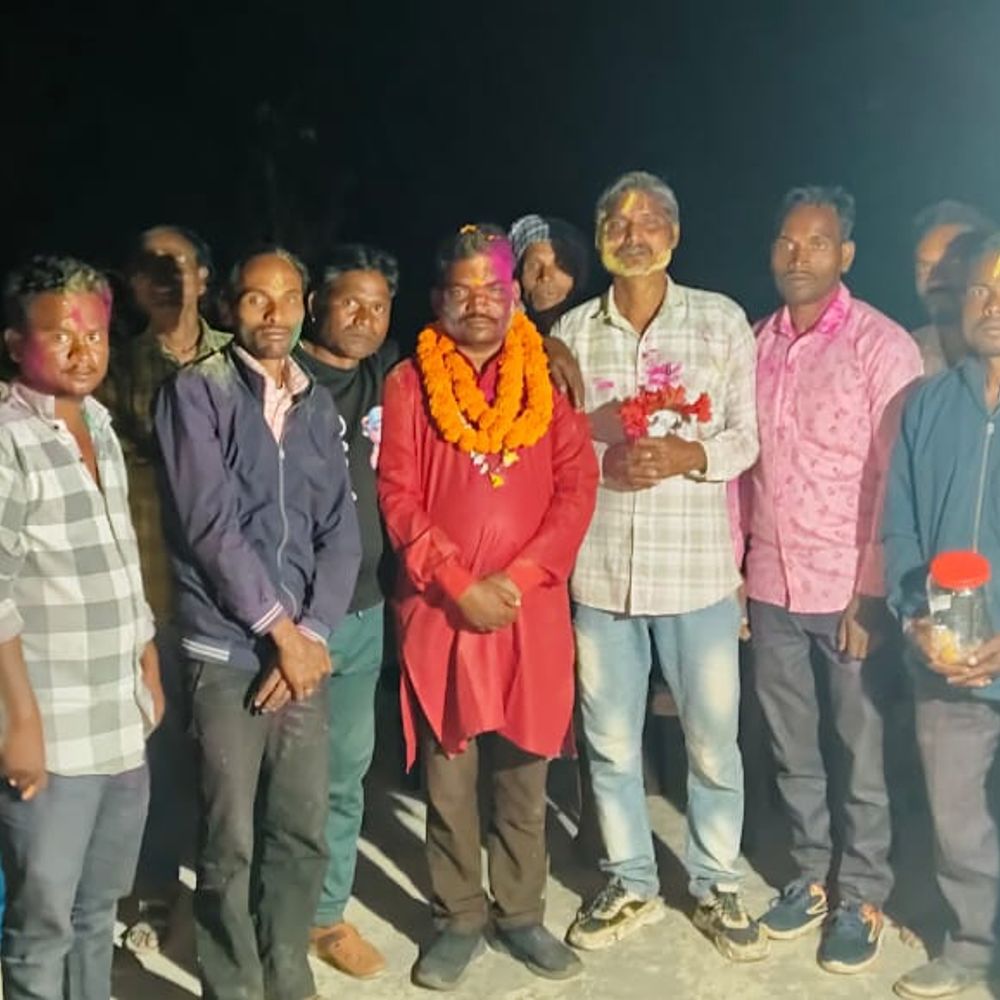 ग्राम पंचायत साल्ही में गोंडवाना गणतंत्र पार्टी की जीत:मनेंद्रगढ़ में केवल सिंह मरकाम 286 वोटों से जीते, ग्रामीणों ने मनाया जश्न