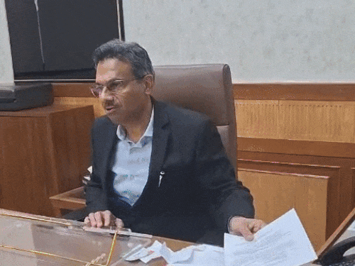 हरियाणा में भ्रष्टाचार किया तो 50 साल में ही रिटायरमेंट - अधिकारियों-कर्मचारियों पर नया नियम लागू