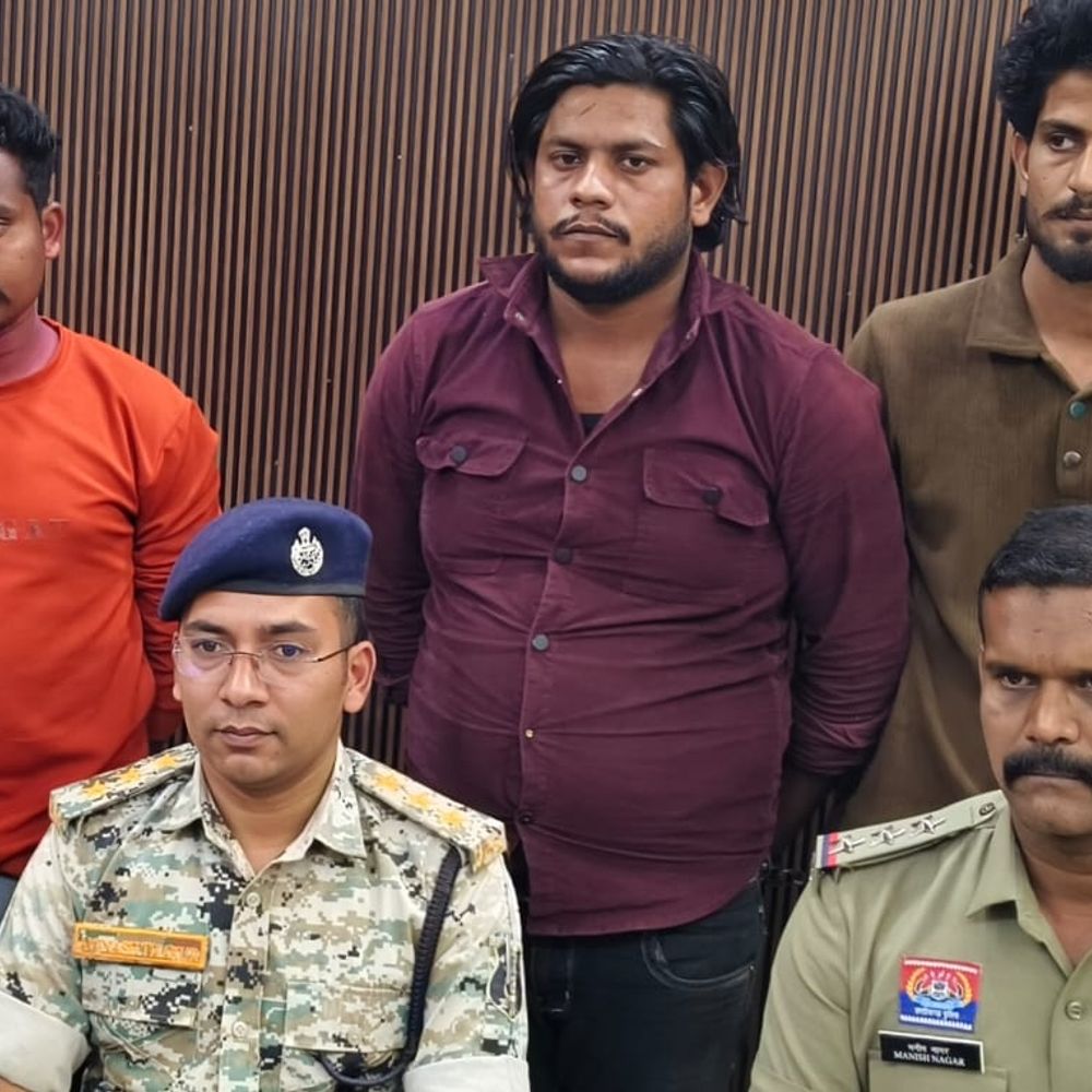 मोबाइल टावर से बैटरी चोरी करने वाले 3 गिरफ्तार:यूपी के 2 आरोपी शामिल, 3 लाख का माल बरामद; कांकेर-कोंडागांव-दंतेवाड़ा में की थी वारदात