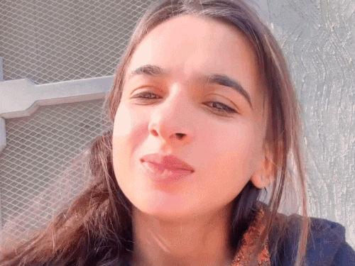 हरियाणा की कांग्रेस नेता को फेसबुक फ्रेंड ने मारा था:रात में हिमानी के घर रुका, झगड़ा हुआ तो मोबाइल चार्जर से गला घोंटकर मारा