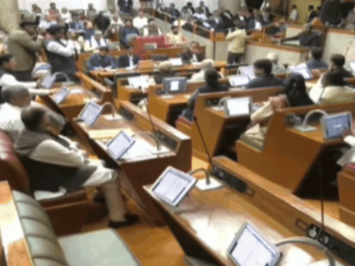 हरियाणा बजट सत्र, कांग्रेस MLA बिना नेता प्रतिपक्ष शामिल हुए:गवर्नर ने 10 बड़ी उपलब्धियां गिनाईं, आगे के 6 काम बताए; मनमोहन-चौटाला को श्रद्धांजलि दी