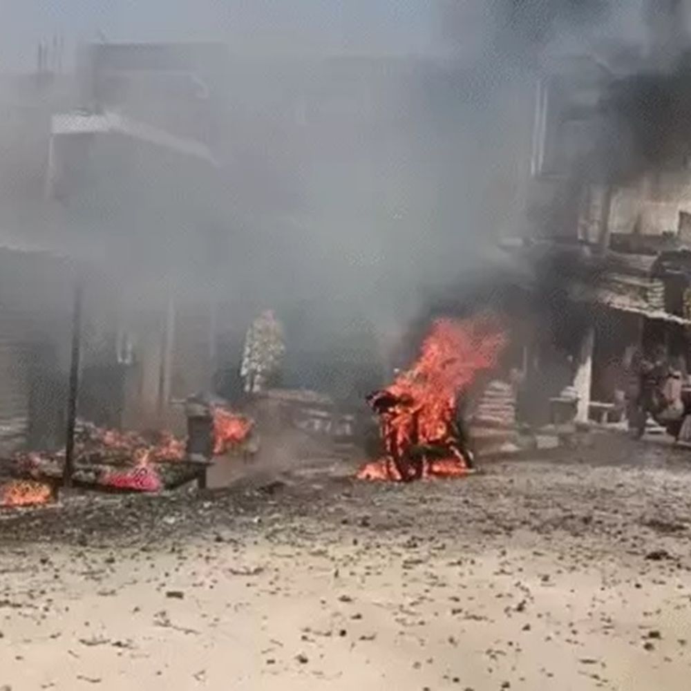 पटाखा दुकान में भीषण आग, 5 की मौत:छत्तीसगढ़ से लगे झारखंड में हादसा, रामानुजगंज में पांचों को किया गया मृत घोषित