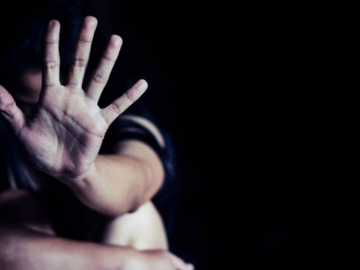 14 साल की लड़की से रेप...शेल्टर होम में सुसाइड:बाथरूम में लगाई फांसी, नाबालिग लड़के ने किया था दुष्कर्म, मेडिकल-टेस्ट के लिए लाई गई थी