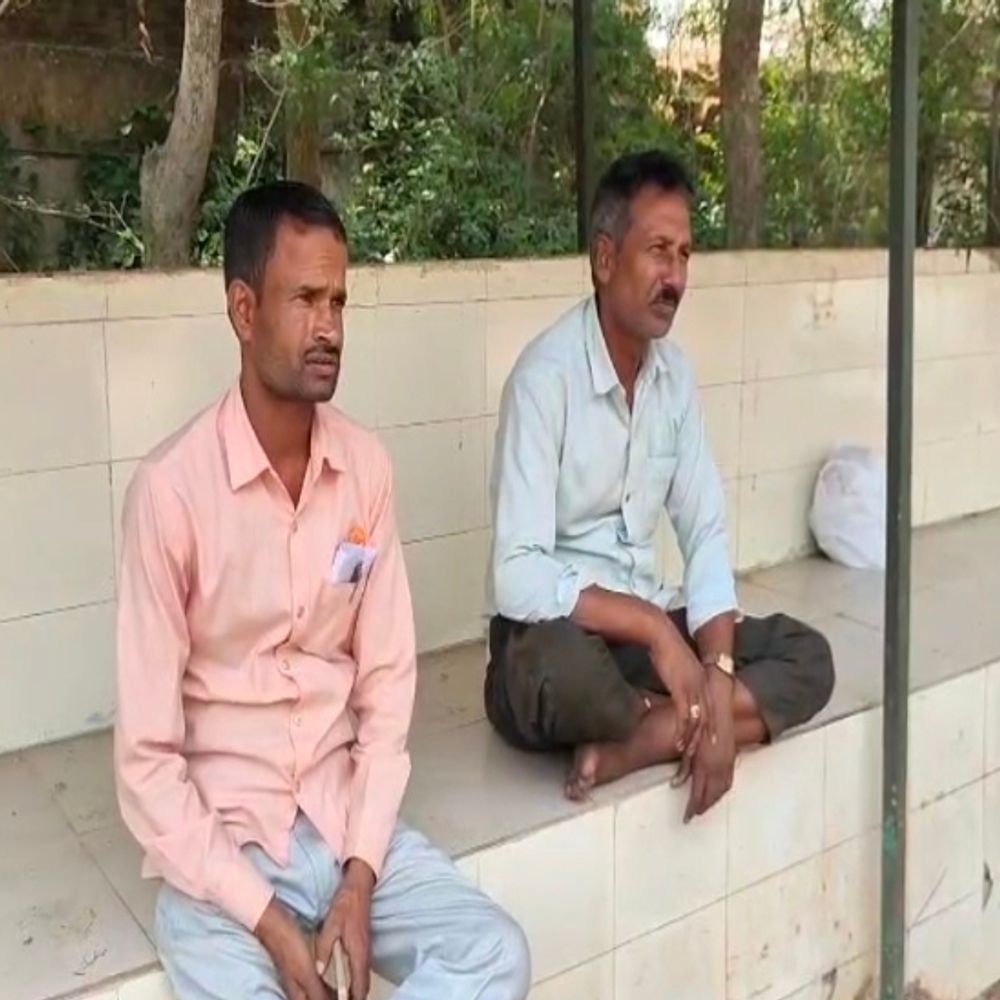 पोस्टमॉर्टम के लिए परिजनों से वसूले 1300 रुपए:मनेंद्रगढ़ में कर्ज से परेशान शख्स ने की थी आत्महत्या; स्वास्थ्य मंत्री के क्षेत्र का मामला
