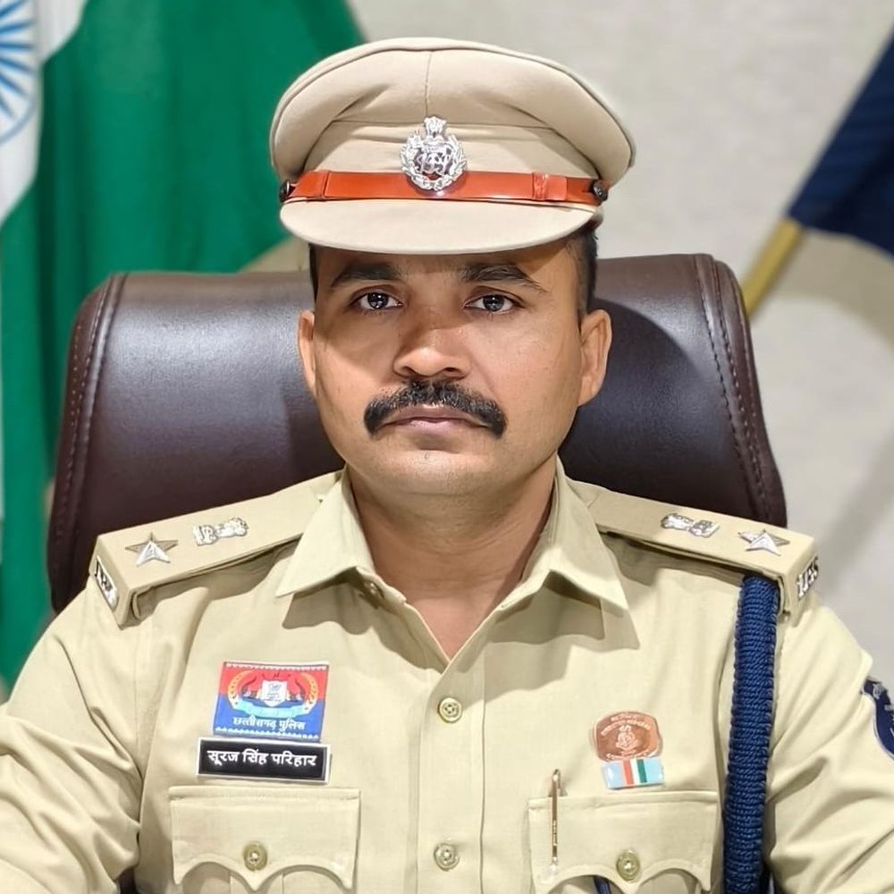 धमतरी के नए SP ने संभाला कार्यभार:सूरज सिंह परिहार बने जिले के 20वें पुलिस अधीक्षक; अपराध नियंत्रण पर दिया जोर