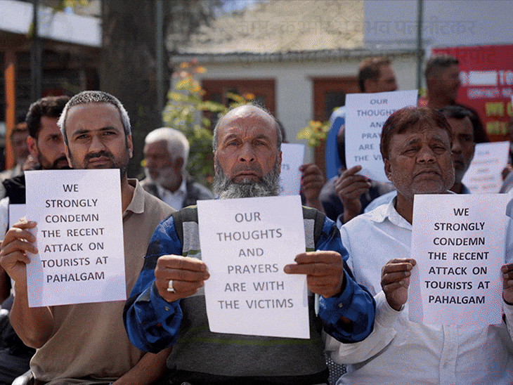 27 टूरिस्ट का कत्ल, कश्मीर में आगे क्या होगा:घाटी खाली-बुकिंग्स कैंसिल, कश्मीरी बोले- टूरिस्ट नहीं लौटे तो बर्बाद हो जाएंगे