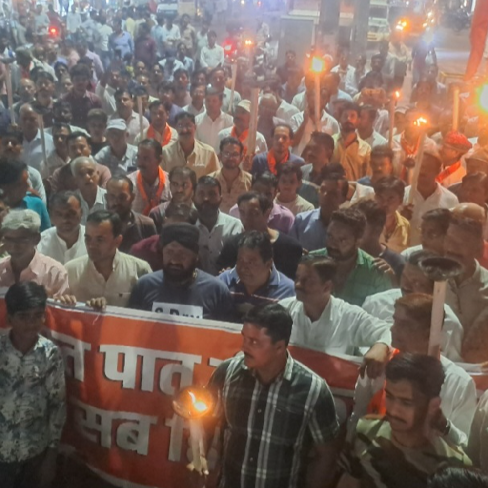 पाली में सर्व हिन्दू समाज ने निकाला मशाल जुलूस:कश्मीर के पहलगाम में हुए आतंकी हमले का जताया विरोध