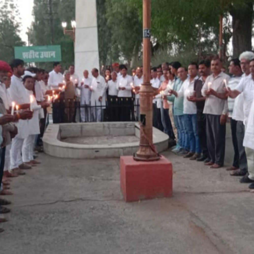 पाली में कांग्रेसियों ने कैंडल जलाकर दी श्रद्धांजलि:पहलगाम में आतंकी हमले में आतंकियों के खिलाफ सख्त कार्रवाई की मांग