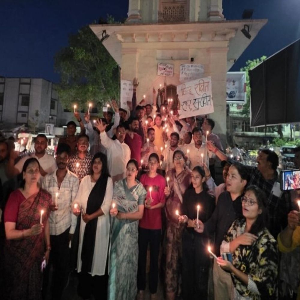 पहलगाम आतंकी हमले में मारे गए नागरिकों को दी श्रद्धांजलि:सर्व हिंदू समाज ने पाकिस्तान के झंडे जलाकर जताया विरोध