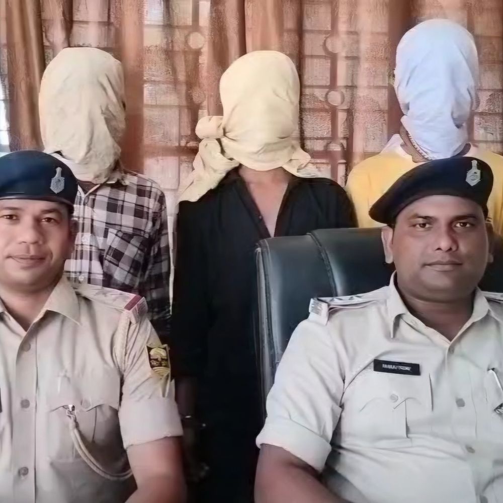 मुजफ्फरपुर में बाइक चोरी करने वाले तीन गिरफ्तार:एक साल पहले वारदात को दिया अंजाम; पूछताछ में बताए अन्य बदमाशों के नाम, छापेमारी जारी